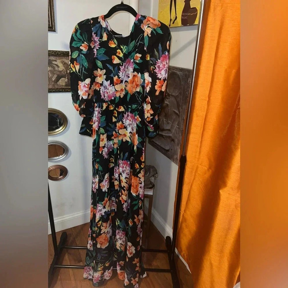 Fashion nova Dress - Picture 1 of 4